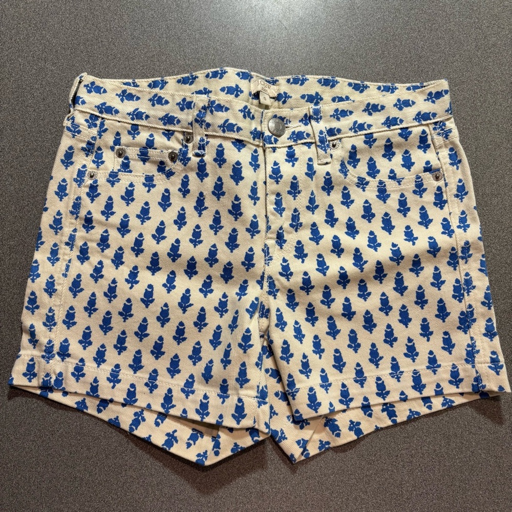 J.Crew Tulip Print Shorts women’s size 0. City fit. Floral‎ off white/blue